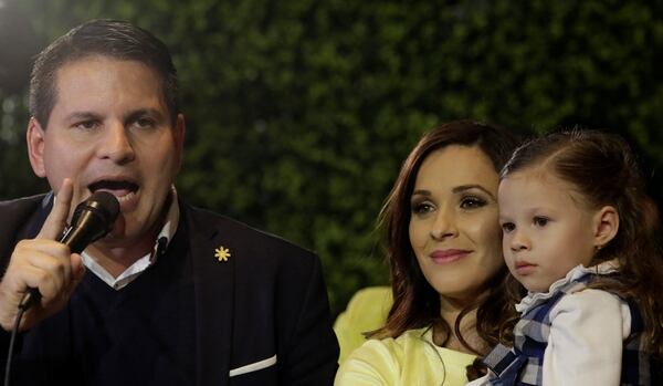 El candidato evangélico Fabricio Alvarado celebró el resultado de la primera vuelta (REUTERS/Juan Carlos Ulate)