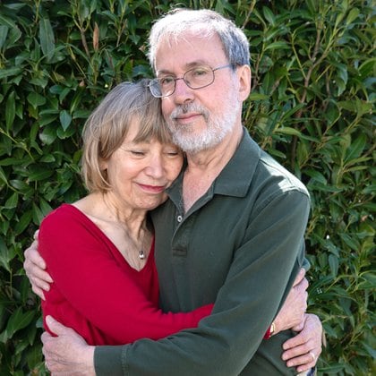 Marilyn e Bob Liebman a Summit, New Jersey, il 6 aprile 2021. Bob Liebman è un paziente in un nuovo studio clinico per il morbo di Alzheimer.  (Jackie Molloy / The New York Times)