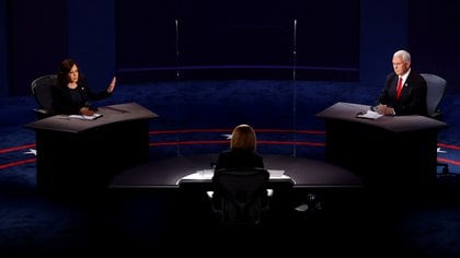Un momento del debate entre Harris y Pence. (REUTERS/Brian Snyder/archivo)