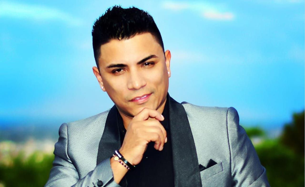 El cantante y actor colombiano Mauro Bastidas sufrió un accidente de  tránsito y quedó con graves lesiones - Infobae