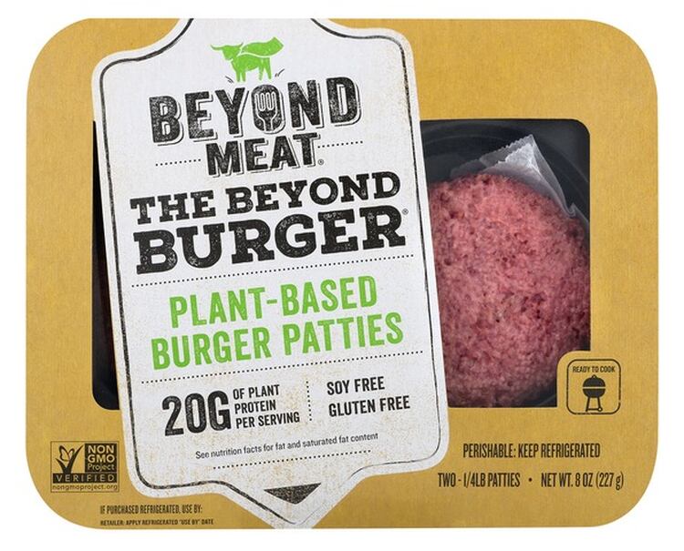 Las hamburguesas de Beyond Meat se asan como las de carne de res y compiten por su público.