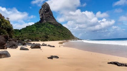 Fernando de Noronha cerró sus puertas a visitantes a fines de marzo. Ni siquiera sus redidentes pudieron retornar a sus hogares si estaban en el continente al momento de la cuarentena (EFE) 