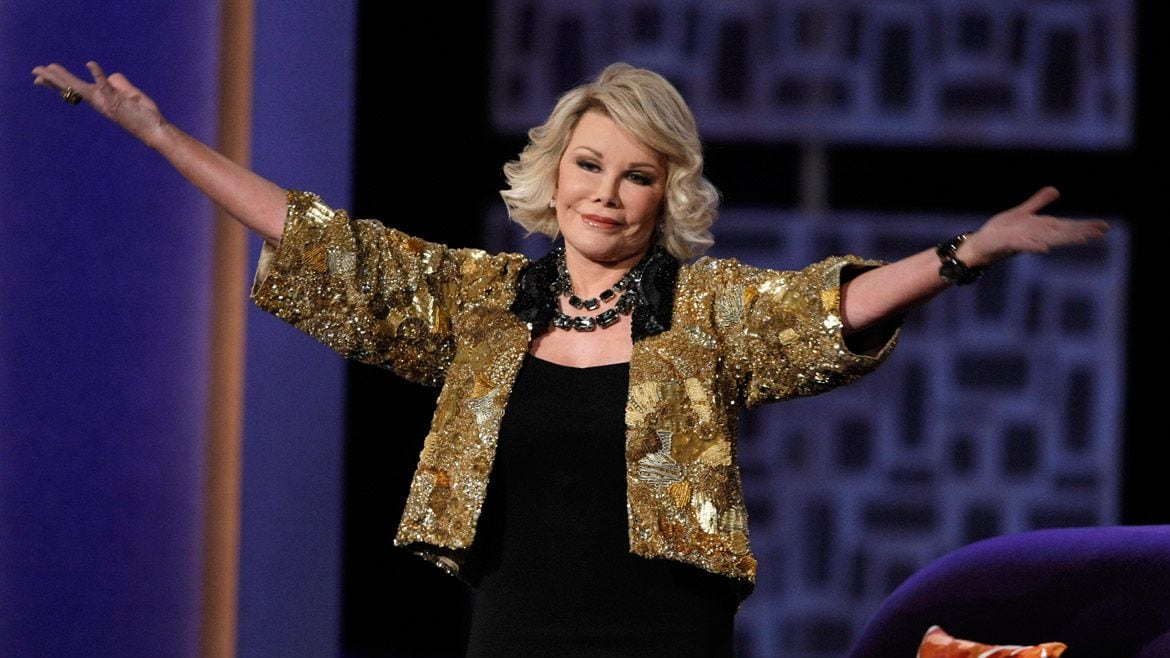 14 mil dólares fueron los que una persona pagó por el tazón de plata del perro de Joan Rivers. (AP)