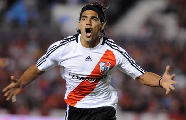 Radamel Falcao García vistió la camiseta de River entre 2005 y 2009, ganando el Clausura 2008