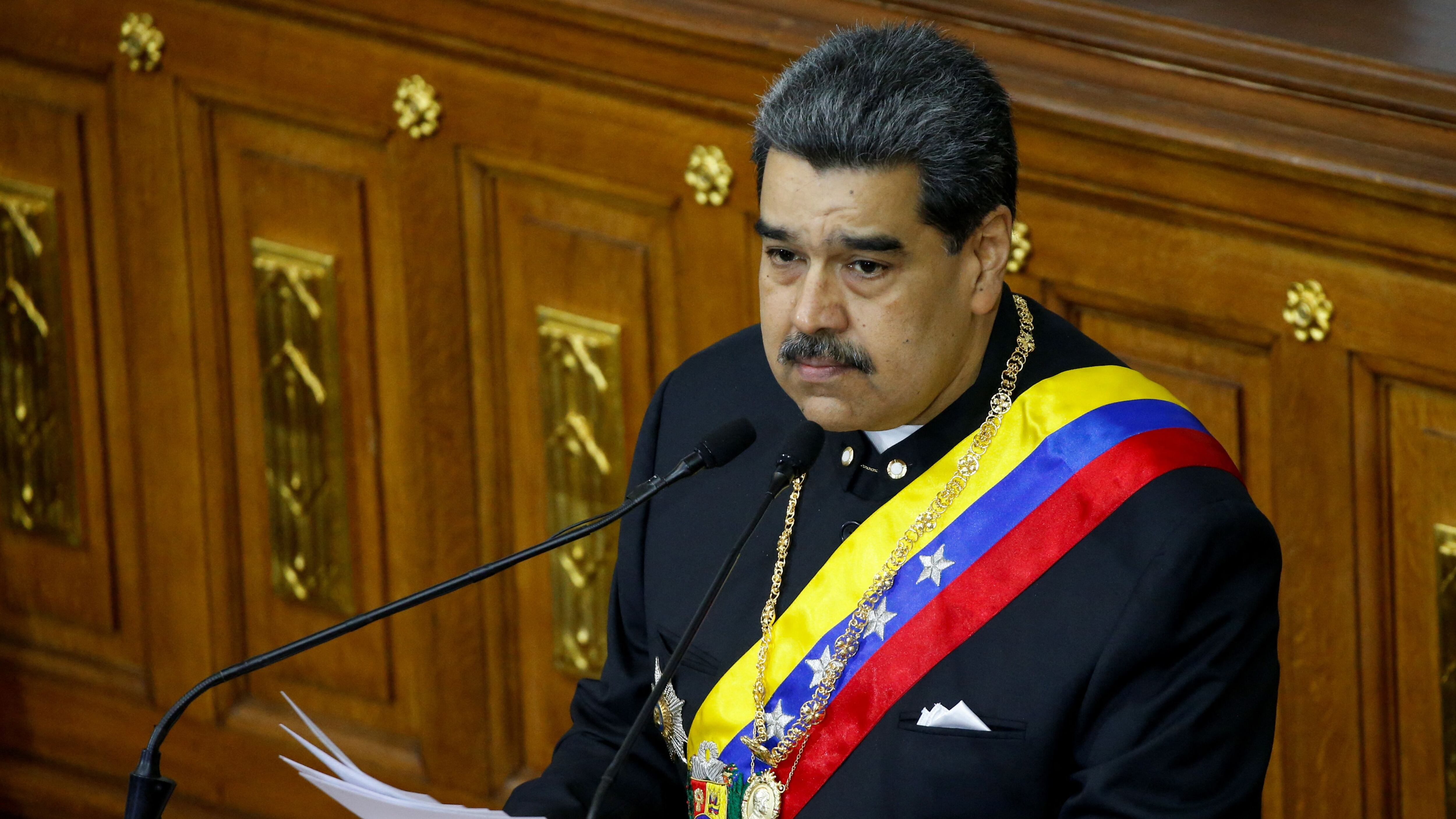 Si Nicolás Maduro también viene a la Argentina, el presidente Alberto Fernández le concedería una reunión bilateral (REUTERS/Leonardo Fernandez Viloria)