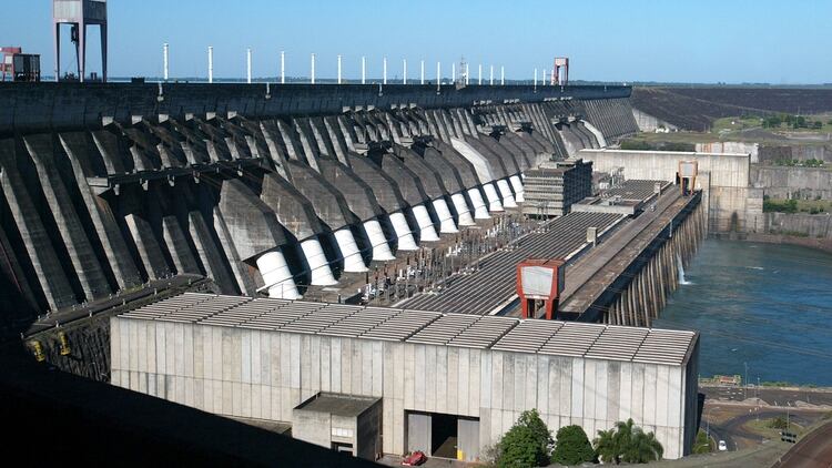 La usina hidroeléctrica de Itaipú, la más potente del mundo (Reuters)