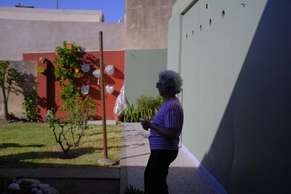 Dos hermanas jubiladas tapiaron una puerta y dos ventanas de su casa en Ramos Mejía por miedo a los robos: “Esto no es vida”