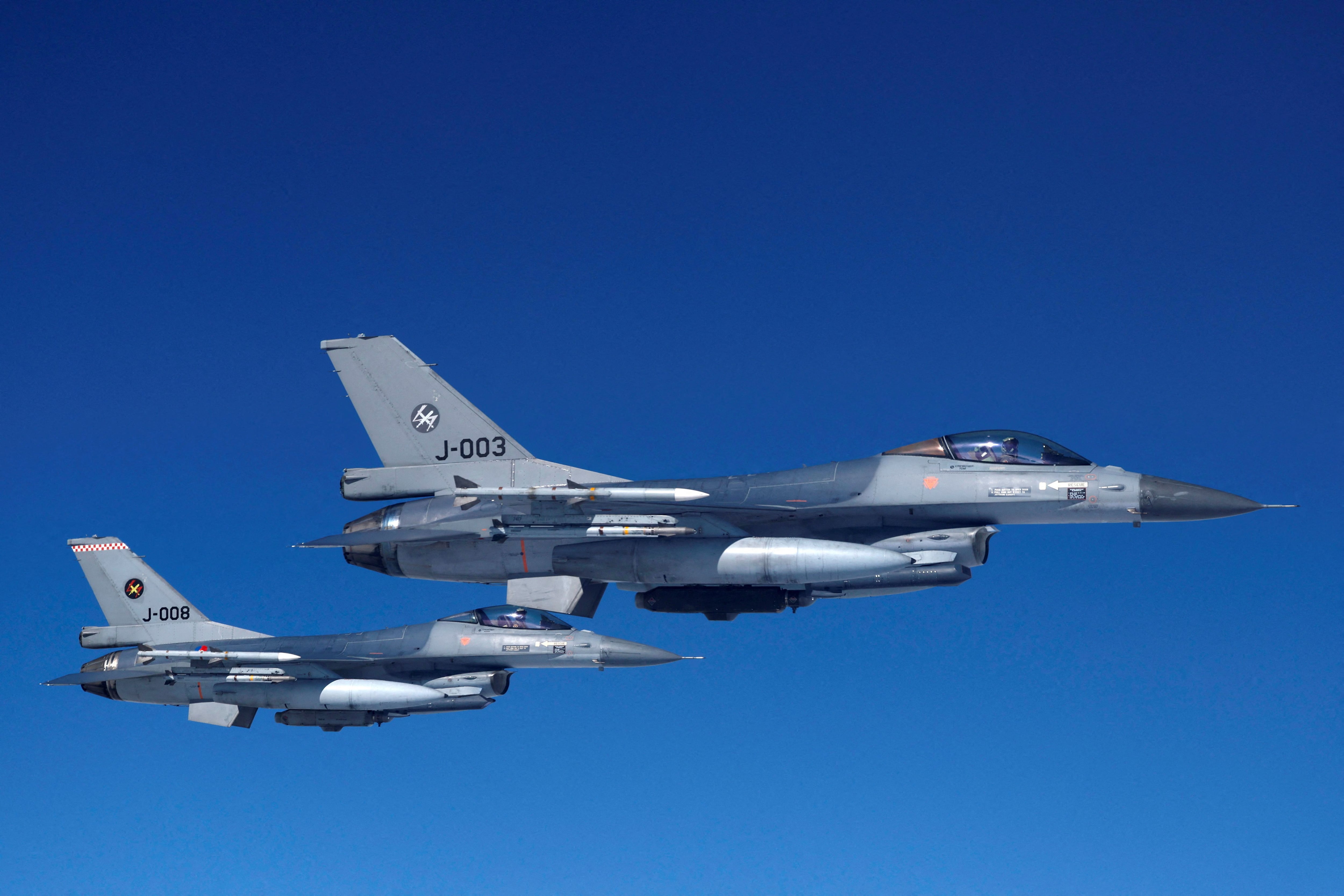 Tras múltiples pedidos, Estados Unidos aprobó el envío de cazas F-16 a Ucrania por parte de Dinamarca y Países Bajos (REUTERS)
