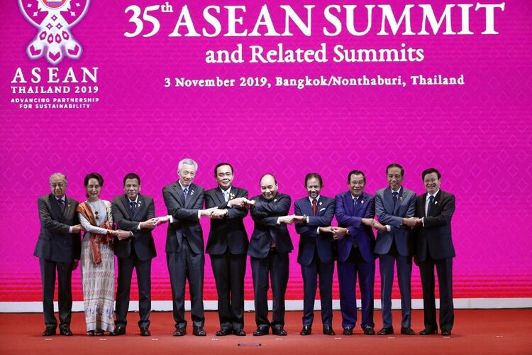 Los líderes de la ASEAN en Bangkok,Tailandia, el pasado 3 de noviembre (REUTERS/Athit Perawongmetha)