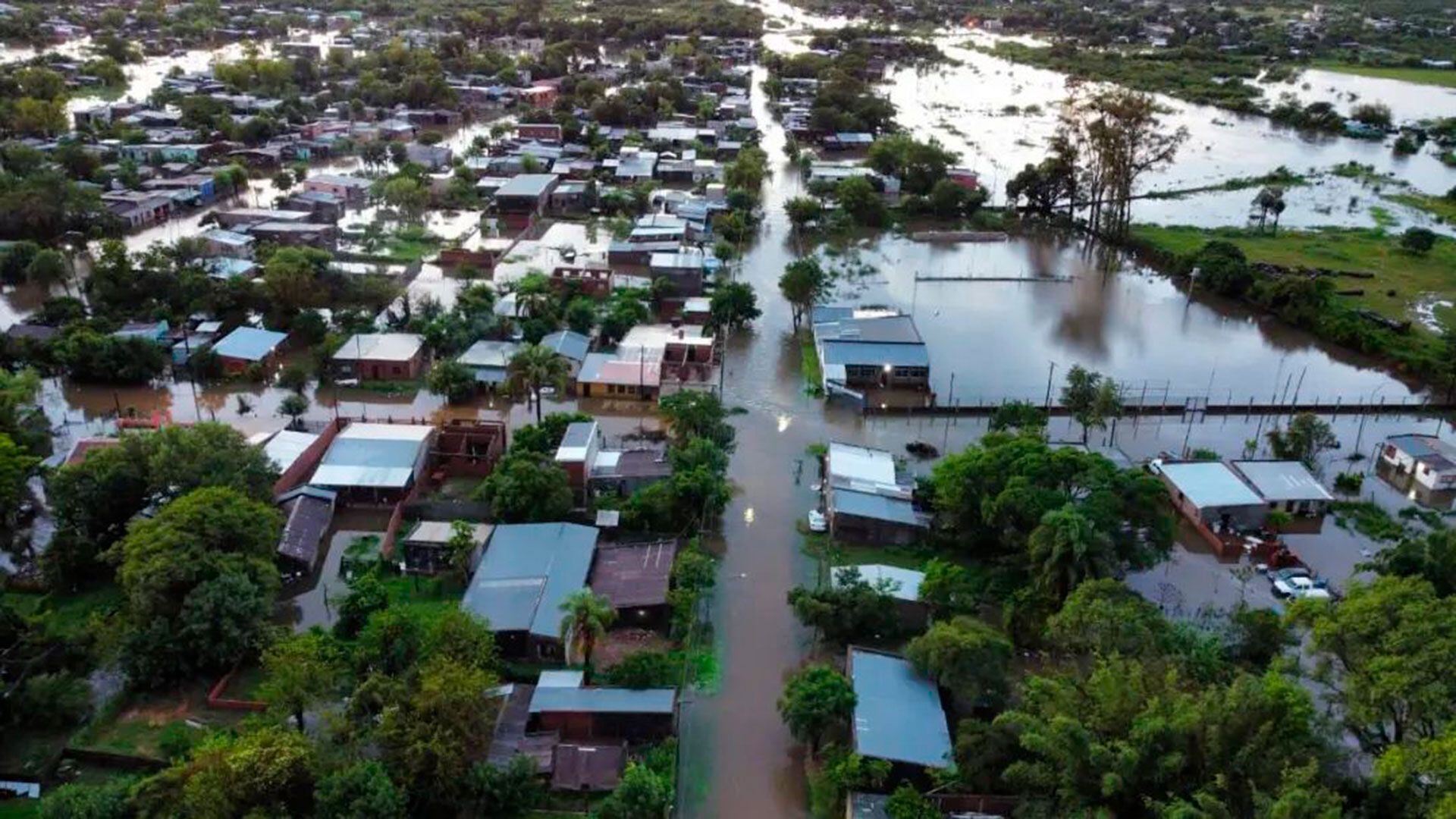 Récord histórico de lluvias e inundaciones devastadoras en Corrientes
