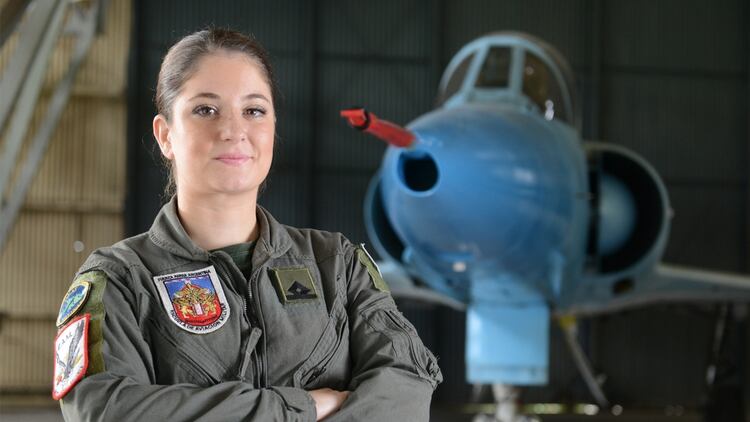 “Los pilotos de Malvinas son nuestro ejemplo. La gente que participó cumplió con el juramento que hacemos todos: defender a la Patria hasta perder la vida”. Foto: Fernando Calzada.