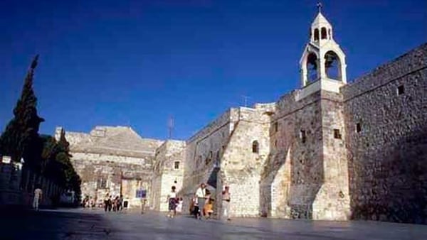 Basílica de la Natividad en Belén, construida sobre la gruta que la tradición oral de los primeros cristianos señalaba como el sitio del nacimiento de Jesús