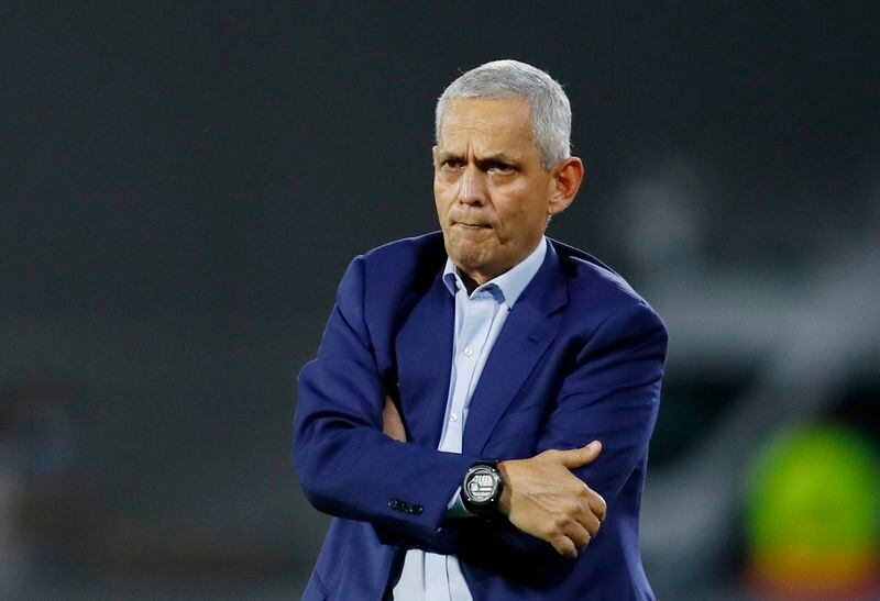 Reinaldo Rueda, en su segundo ciclo como entrenador de la selección de Honduras, ha dirigido cinco partidos con un balance de dos victorias, dos empates y una derrota - crédito REUTERS/Agustin Marcarian