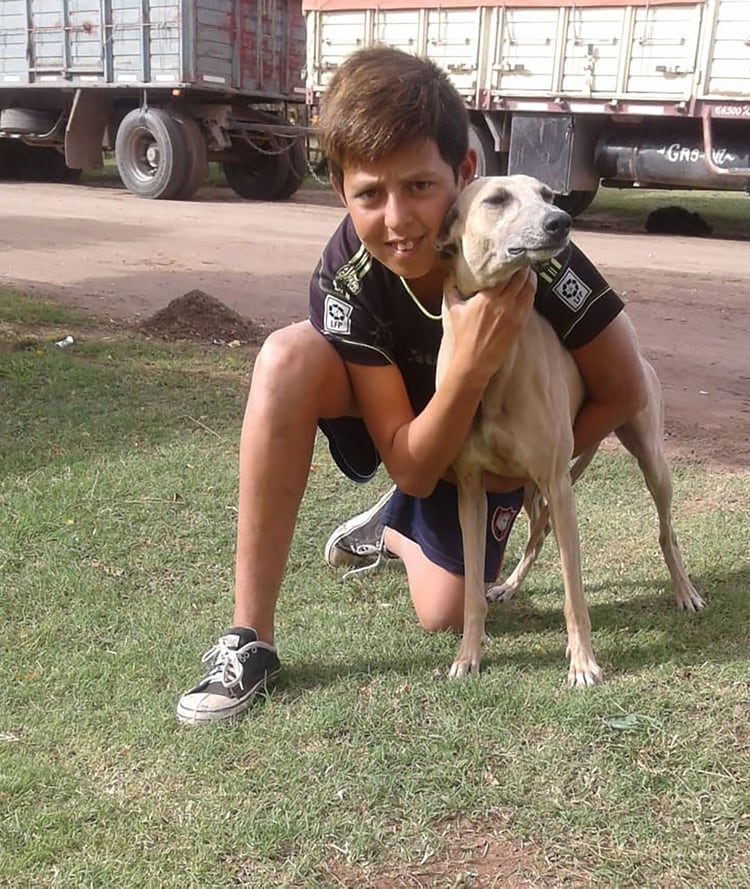 Julián Gaute es un fanático de los animales. Su sueño es recibirse algún día de “ayudante de veterinaria”