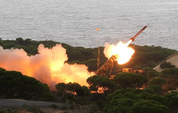 Lanzamiento de un misil Patriot del Ejército de Tierra español (Ejército de Tierra)