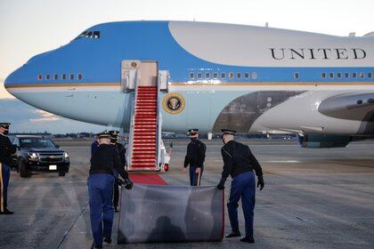 Los preparativos en la base Andrews (Reuters)