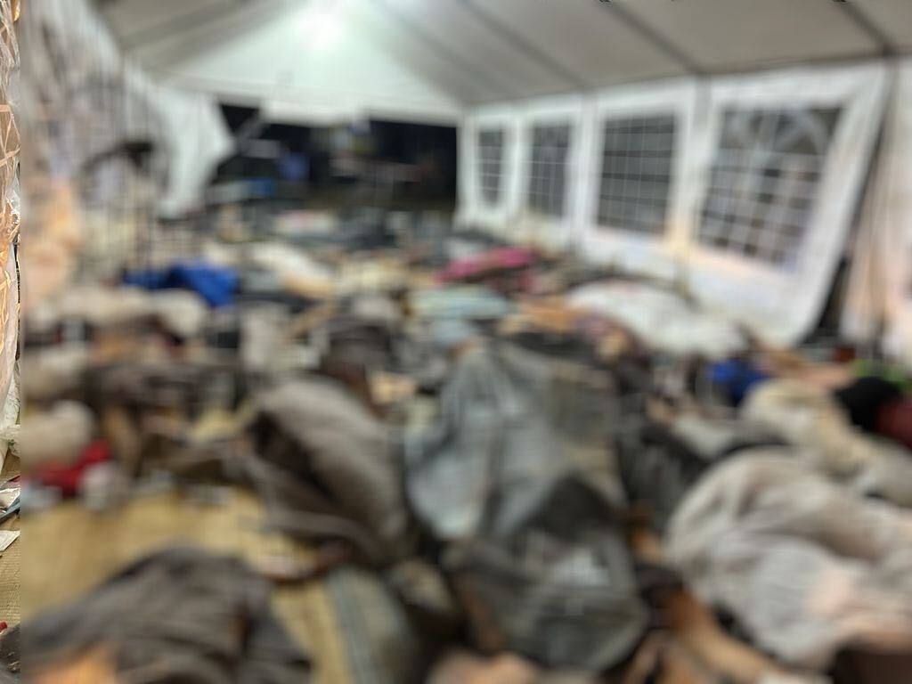 Los cuerpos de las víctimas de los terroristas de Hamas apilados en una tienda (Twitter/@Israel)