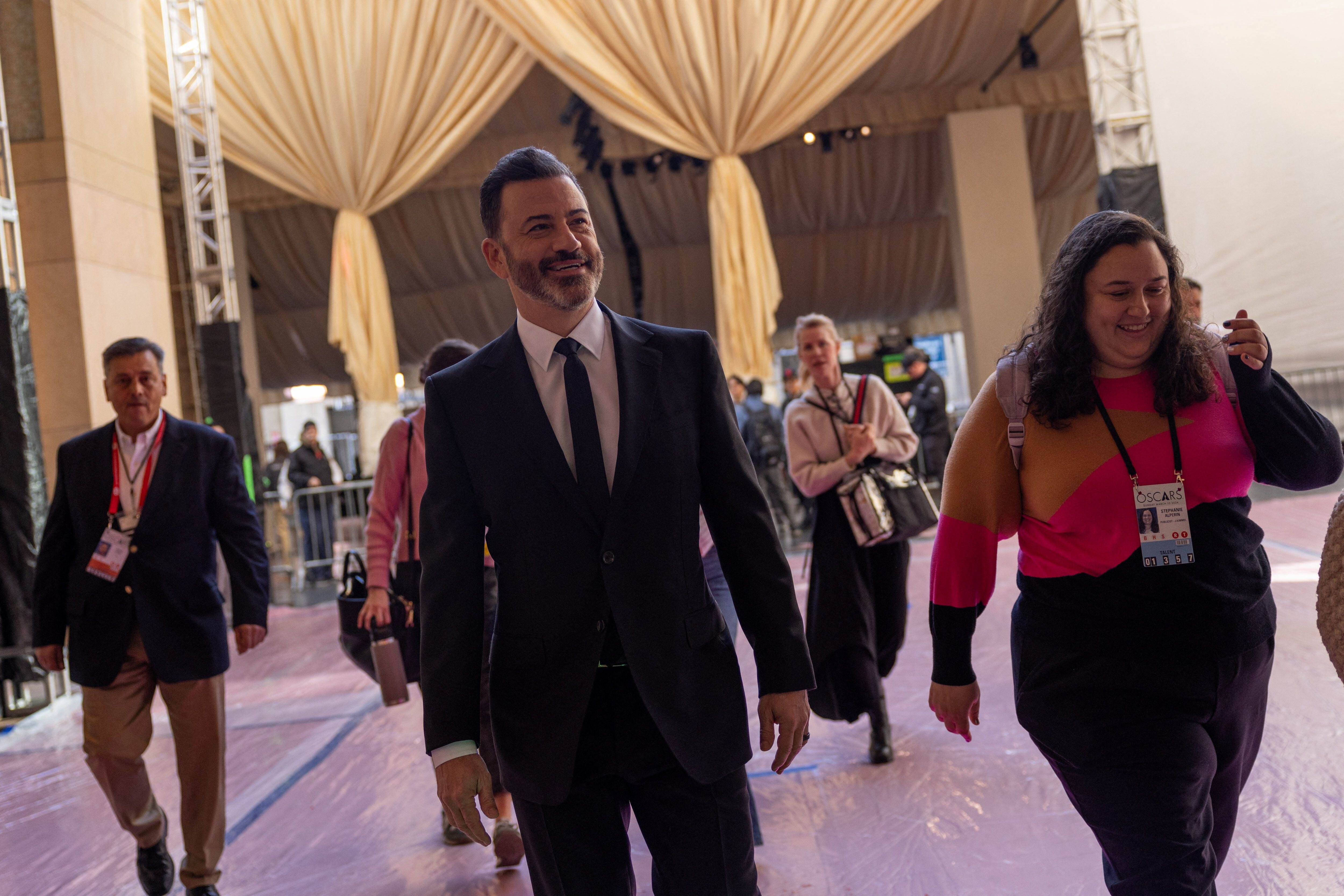 Jimmy Kimmel durante uno de los ensayos previos a la ceremonia número 96 de los premios Oscar (REUTERS/Carlos Barria)