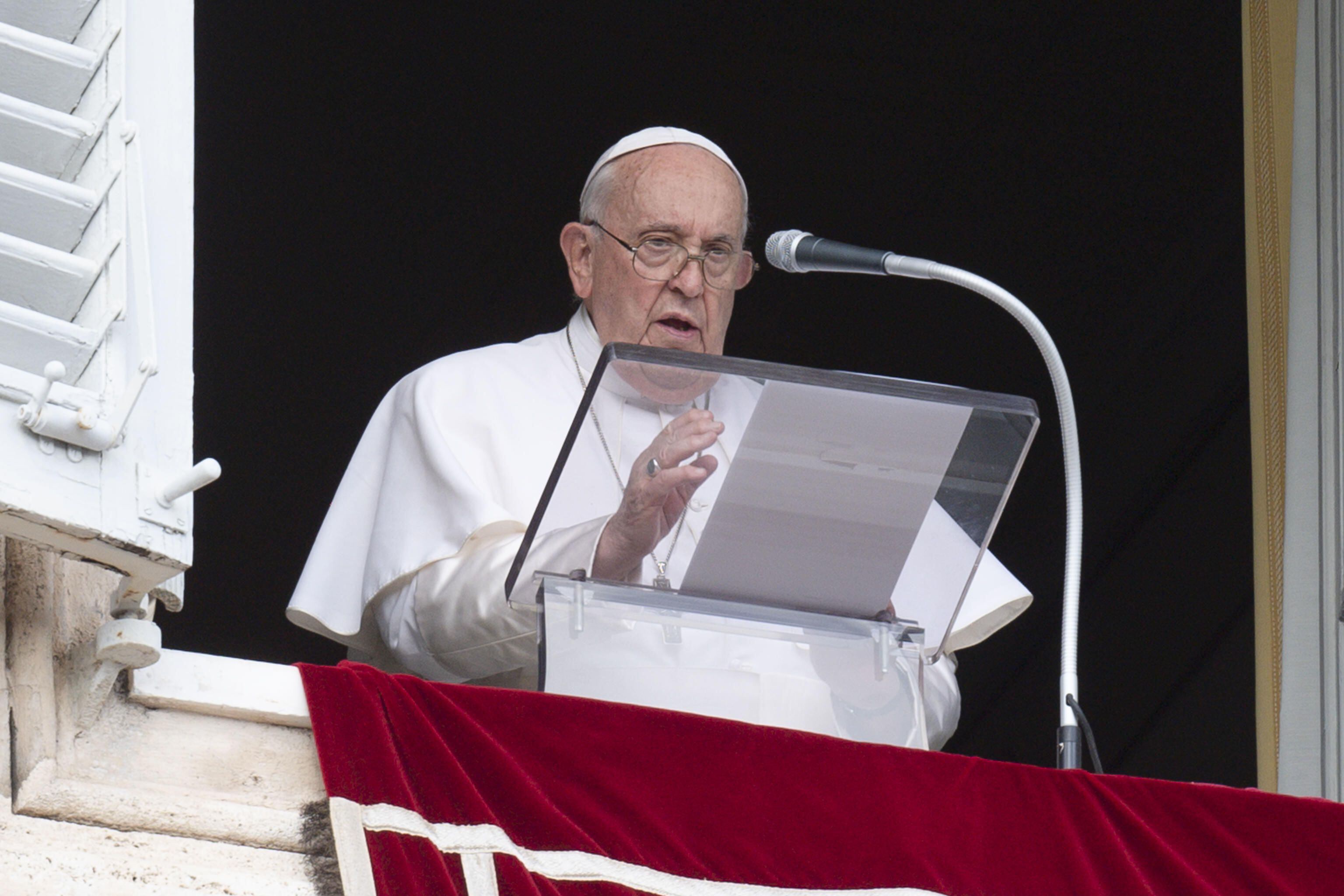 El papa Francisco durante la oración del Ángelus en la Plaza de San Pedro, Ciudad del Vaticano, 29 de octubre de 2023. ANSA/ VATICAN MEDIA. NPK. Europa Press/Contacto/Vatican Media
