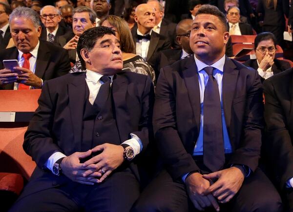 Diego Armando Maradona y Ronaldo, presentes en la gala del premio The Best (AP)