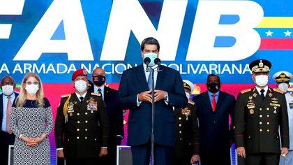 Fotografía cedida por prensa de Miraflores de Nicolás Maduro en un acto de graduación de cadetes en Caracas (Venezuela). EFE/Prensa Miraflores