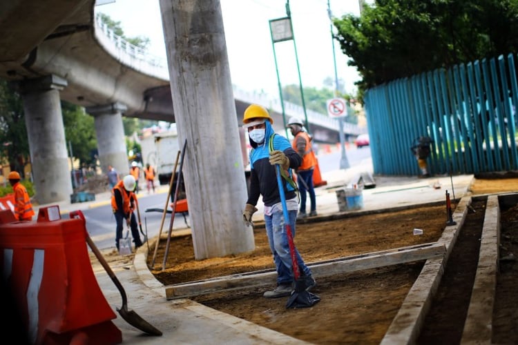 En la Argentina aún no se rehabilitó la obra pública con protocolo, como ocurre en México (Reuters) 