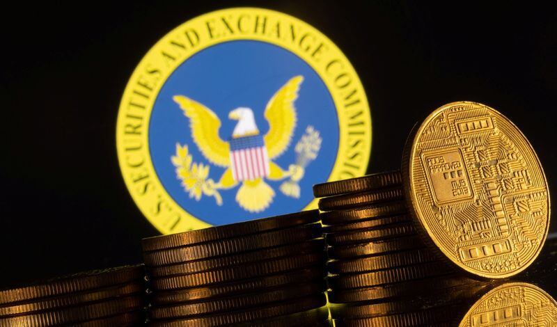Las acciones del regulador promovieron que otro de los exchanges más grandes, Robin Hood retirara de su panel a los tokens que la SEC había definido como valores no registrados (Reuters)