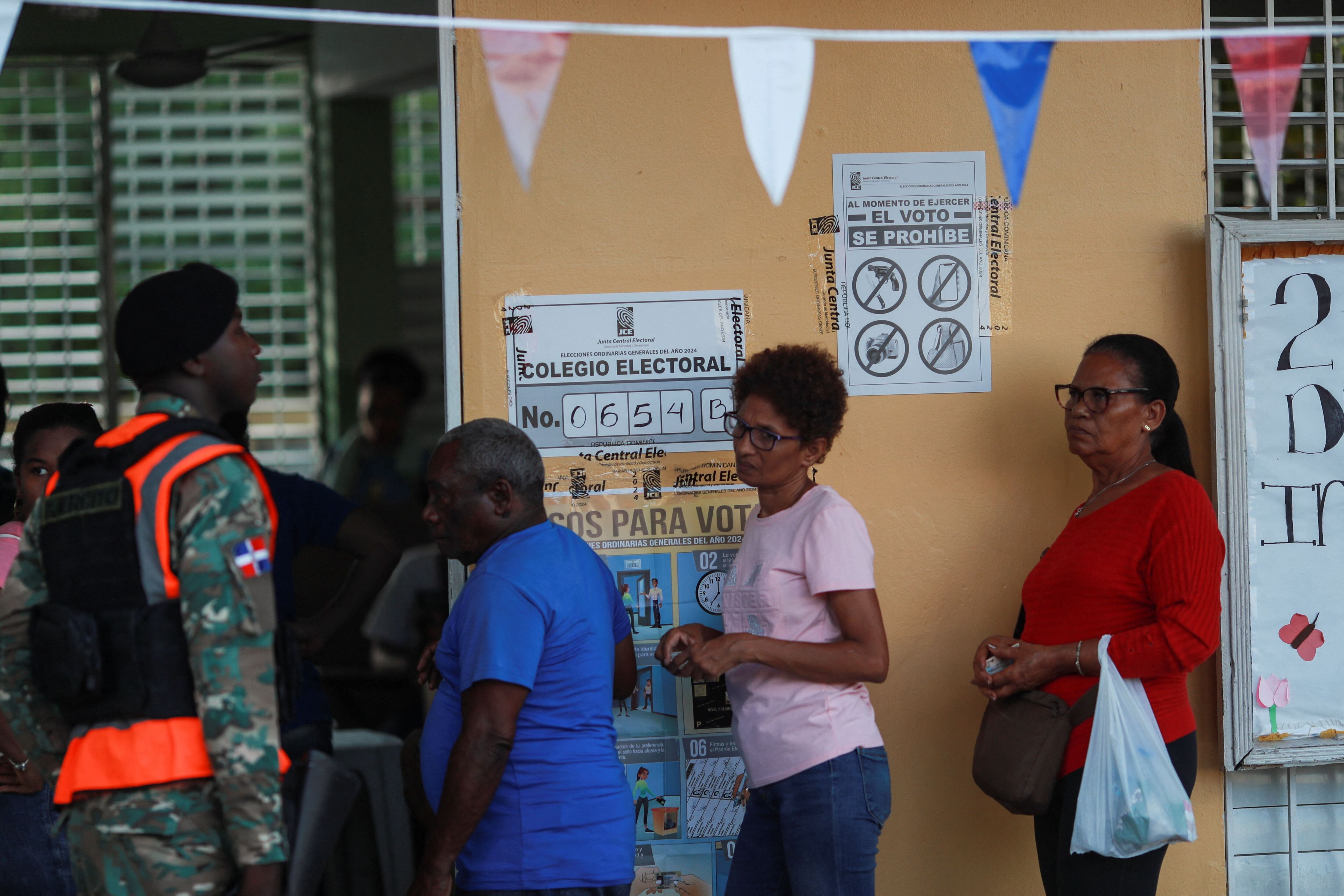 Las autoridades llamaron a los dominicanos a votar con "civismo y en paz" (REUTERS/Henry Romero)