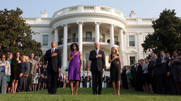 Los Obama junto a los Biden en una ceremonia en la Casa Blanca durante la presidencia de Barack. ¿Será Michelle la candidata a vicepresidente?