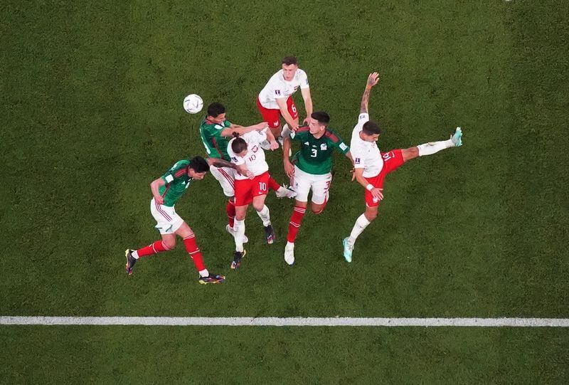 Ambas selecciones estuvieron a punto de marcar gol, pero defendieron sus porterías con capa y espada. (Foto: REUTERS/Carl Recine)