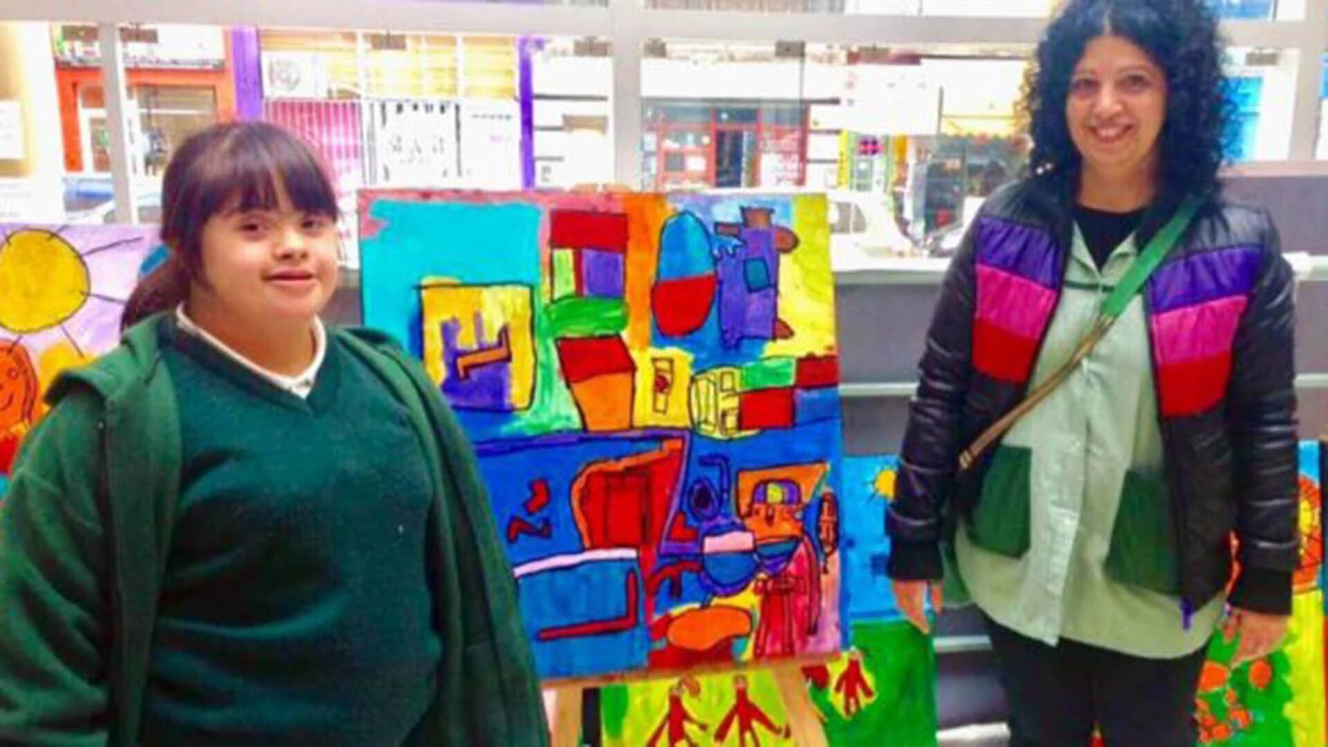 La artista plástica que tiene Síndrome de Down, pinta sus sueños y está a punto de vender su primera obra a España