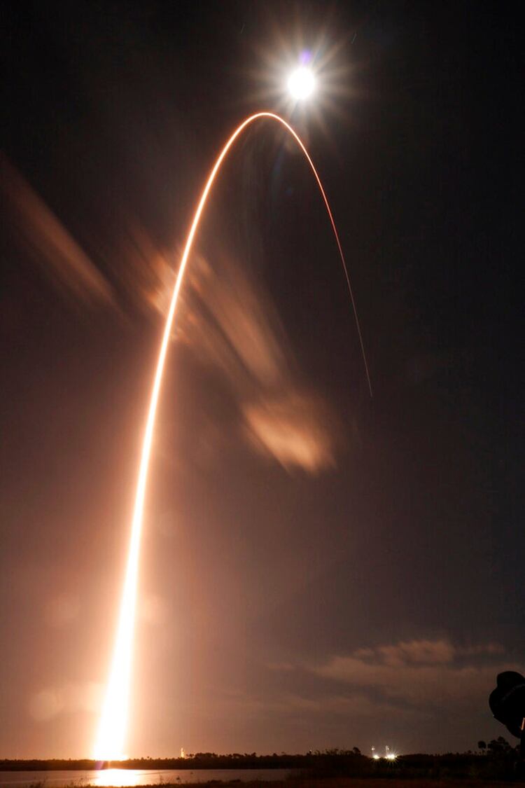 El momento en el que el cohete Atlas V despega del Complejo 41 en el Cabo Cañaveral, en Florida. Foto: Jared Frankle/NASA via AP