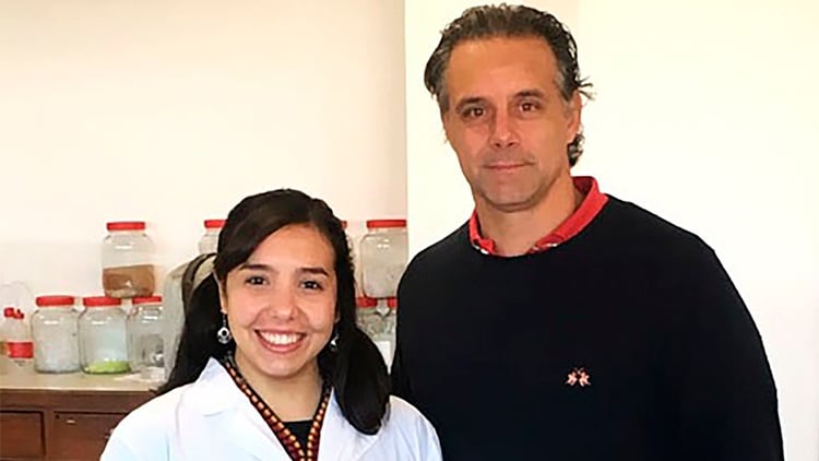 Pedro Carriquiriborde y Macarena Rojo, del Centro de Investigaciones del Medioambiente