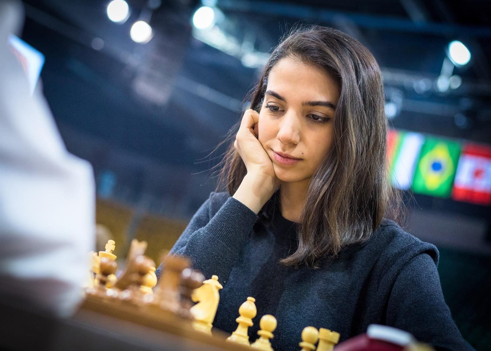 La joven ajedrecista iraní Sara Khadem fue invitada especial del XVI Torneo Internacional de Ajedrez de Alcubierre (Europa Press - Instituto de estudios e investigación Los Monegros)