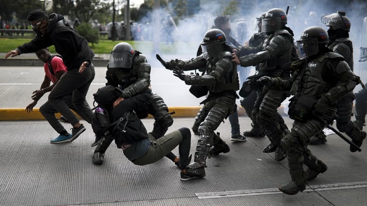 Disturbios en Bogotá (AP Photo/Ivan Valencia)