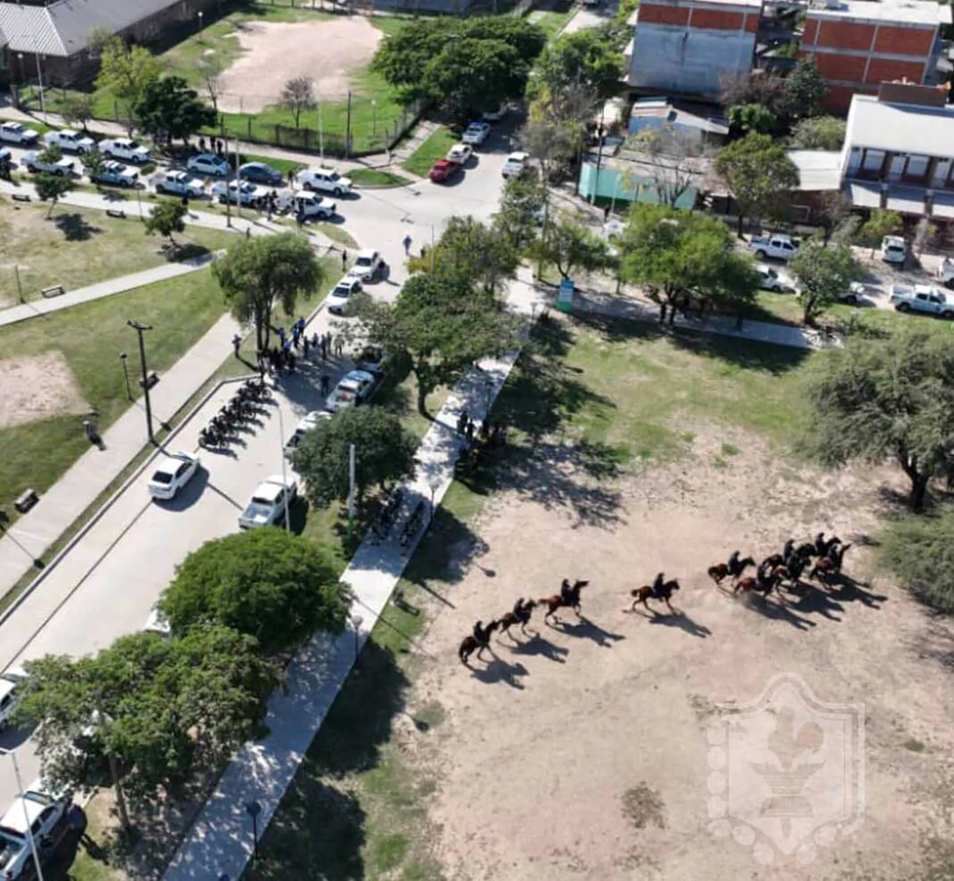 Imagen del operativo de allanamiento al domicilio de Emerenciano Sena (Policía del Chaco)