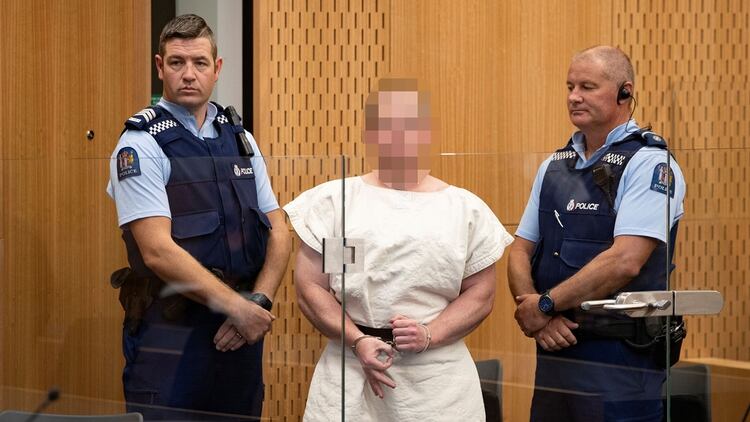 Al presentarse ante un tribunal un dÃ­a despuÃ©s de su masacre en Nueva Zelanda el 15 de marzo, Brenton Tarrant realizÃ³ con su mano derecha un gesto de la ideologÃ­a âWhite Powerâ (SupremacÃ­a Blanca) (Reuters)