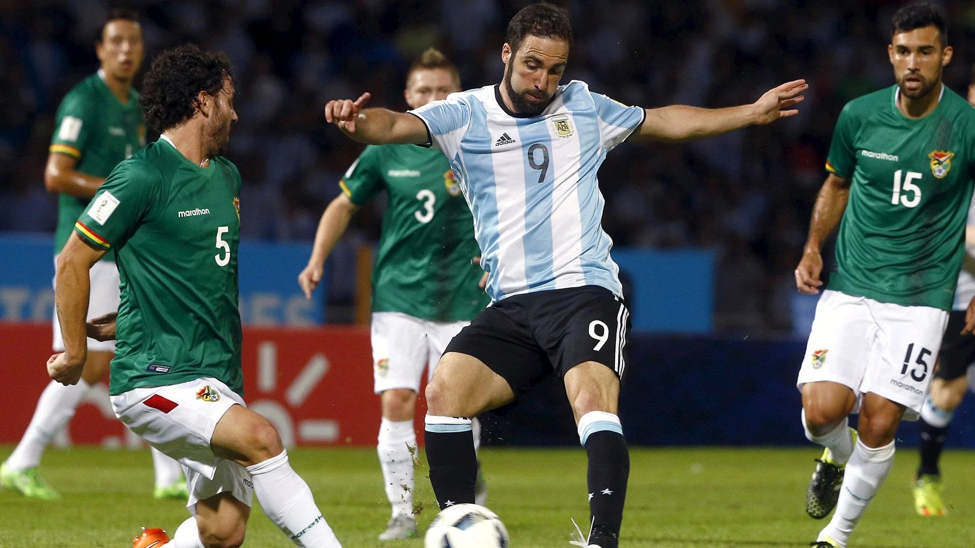 Gonzalo Higuaín volvió a fallar una oportunidad clarísima para definir una final, ahora en la Copa América Centenario 2016