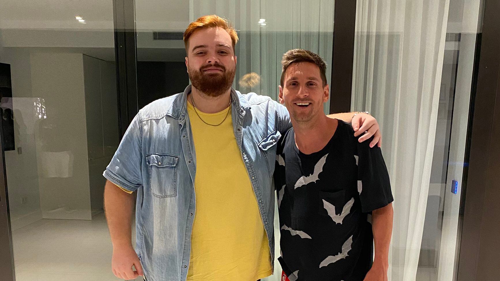 Ibai Llanos junto a Lionel Messi. El streamer le hizo una entrevista exclusiva al astro en su casa de París.