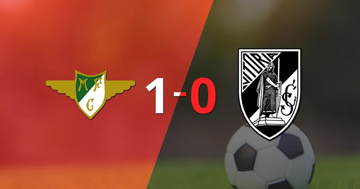 Um gol foi suficiente para o Moreirense derrotar o Vitória Guimarães no estádio Comendador Joaquim de Almeida Freitas