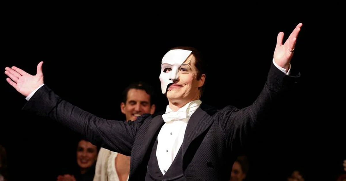 ‘The Phantom of the Opera’ drops the curtain after 35 years on Broadway