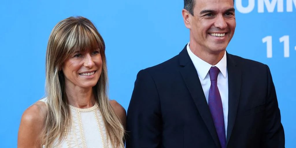 ¿Qué pasa con Begoña Gómez? La polémica judicial se posa sobre la mujer del presidente para cercar a Sánchez