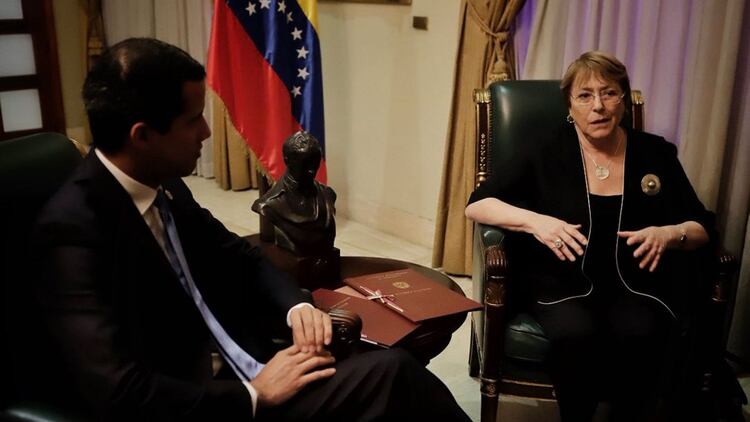 Guaidó le traslada a Bachelet sus preocupaciones (@Presidencia_VE)