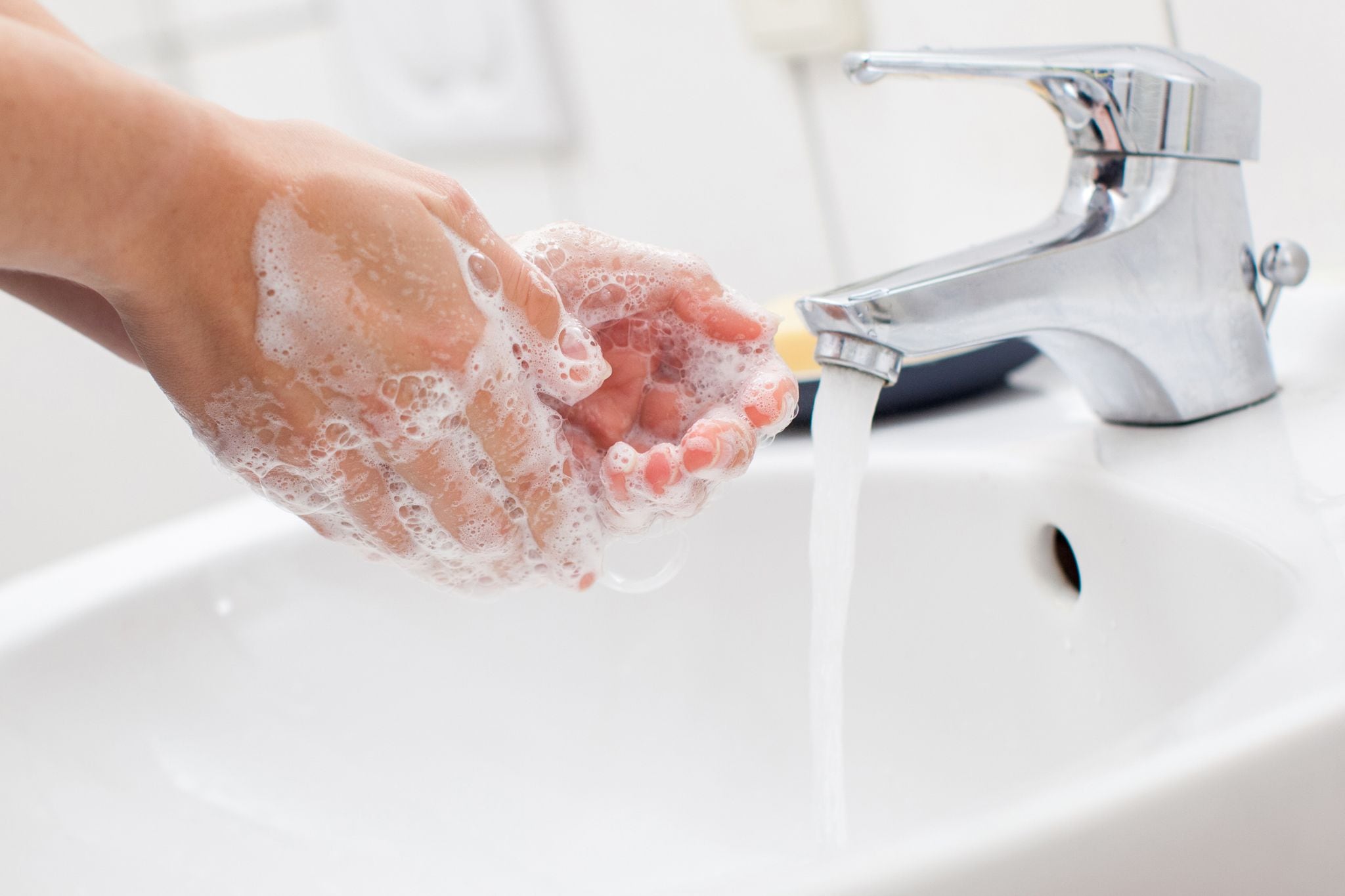 El lavado de manos es una de las medidas preventivas ante la bronquiolitis /Christin Klose/dpa