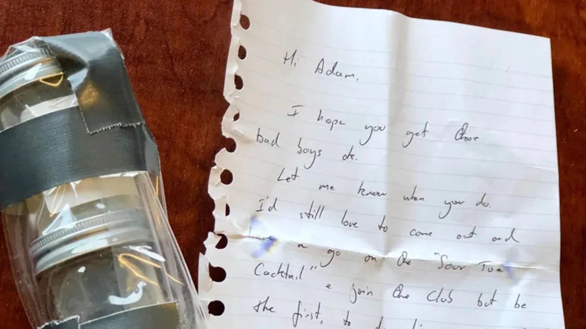 La carta y el paquete en el que Griffiths envió su dedo
