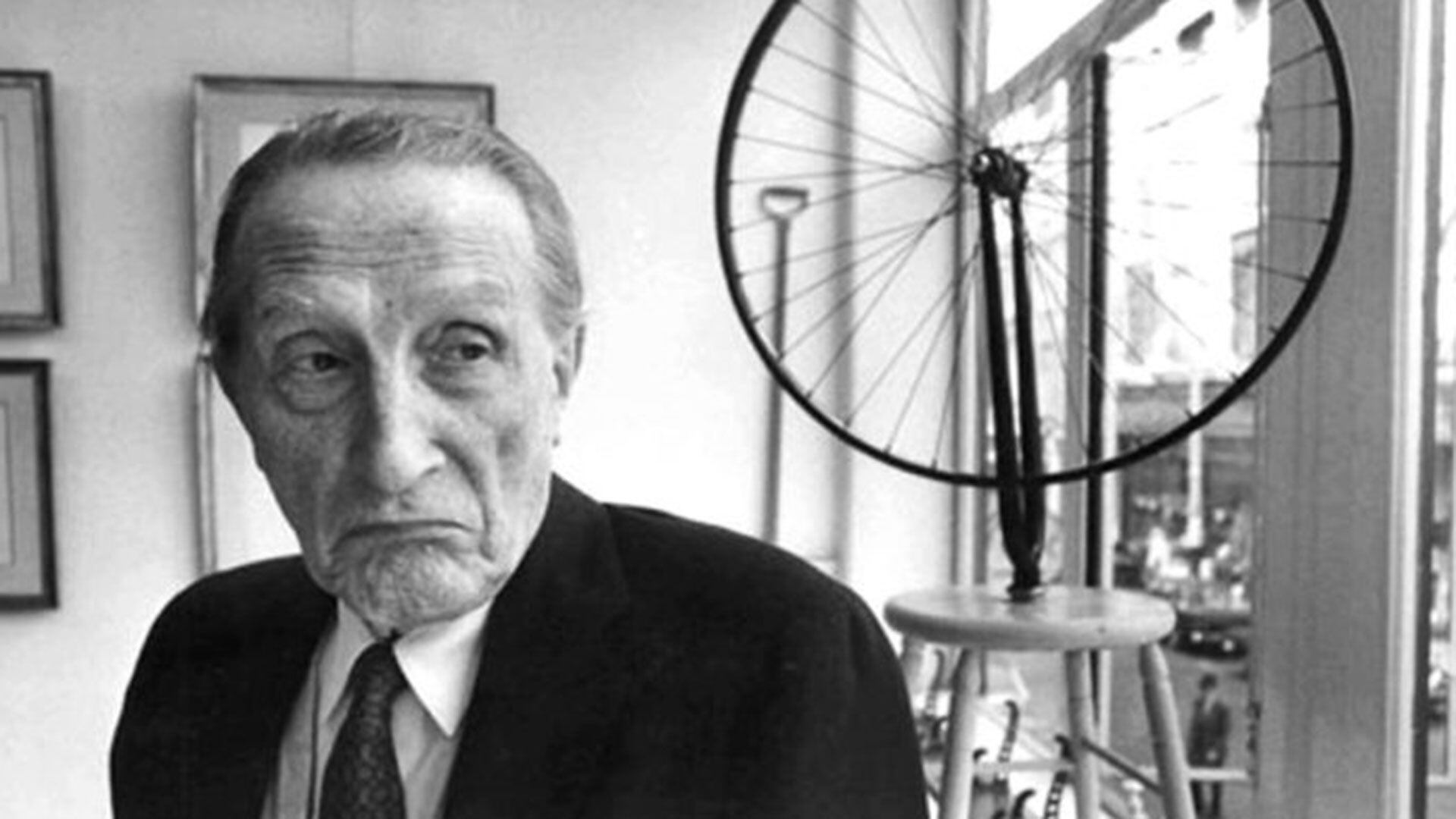 El juicio civil giró en torno a las investigaciones sobre el artista conceptual francés Marcel Duchamp, que derivarían luego en distintos homenajes a su obra