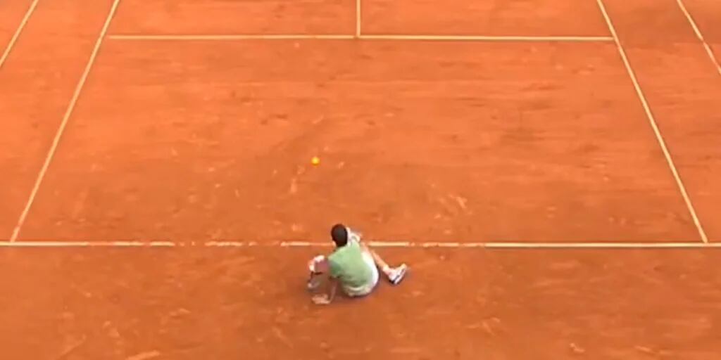 El mágico punto desde el piso que ganó un tenista argentino: “Cuando te caigas, levántate siempre”