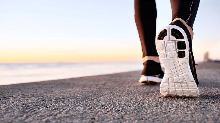Mitos y verdades sobre el ejercicio fsico de los 10000 pasos por expertos Shutterstock