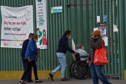 Las alcaldías Gustavo A. Madero e Iztapalapa forman parte de un programa gubernamental llamado “Ven y Recarga tu tanque gratis”,
(FOTO: CRISANTA ESPINOSA AGUILAR /CUARTOSCURO.COM)