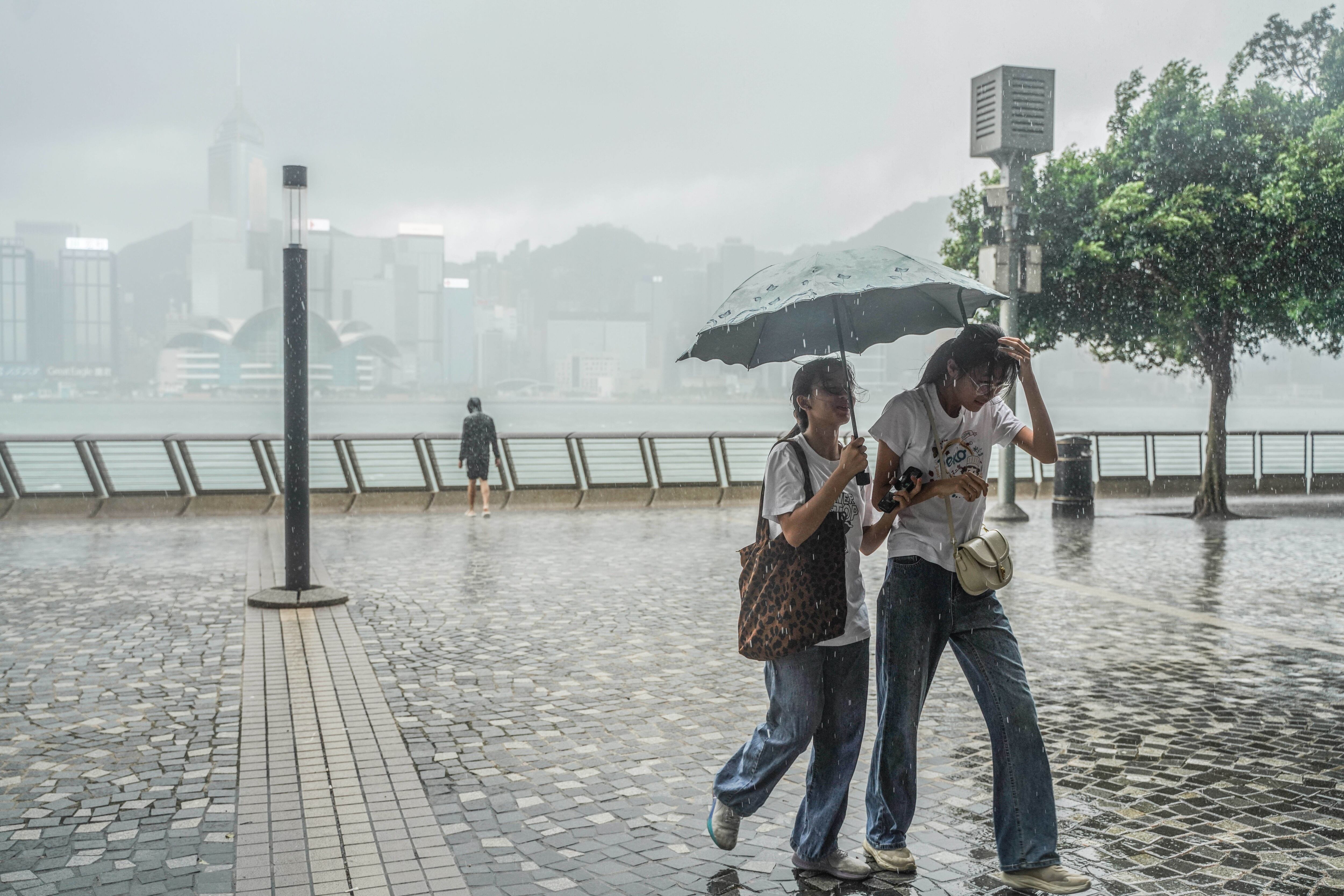 Imagen de archivo de una tormenta en Hong Kong, cada vez más frecuentes (Europa Press/Michael Ho Wai Lee)